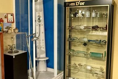 Exposición de complementos de baño